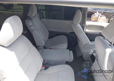 2015 Toyota Sienna Le 7 Passenger/Le 8 Passenger из США, поврежденный, VIN 5TDKK3DC6FS664852